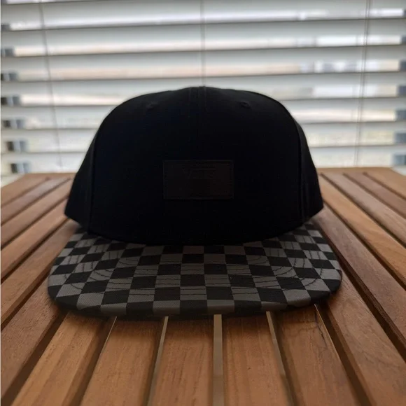 NWOT Vans checkered SnapBack black/grey - Picture 1 of 4